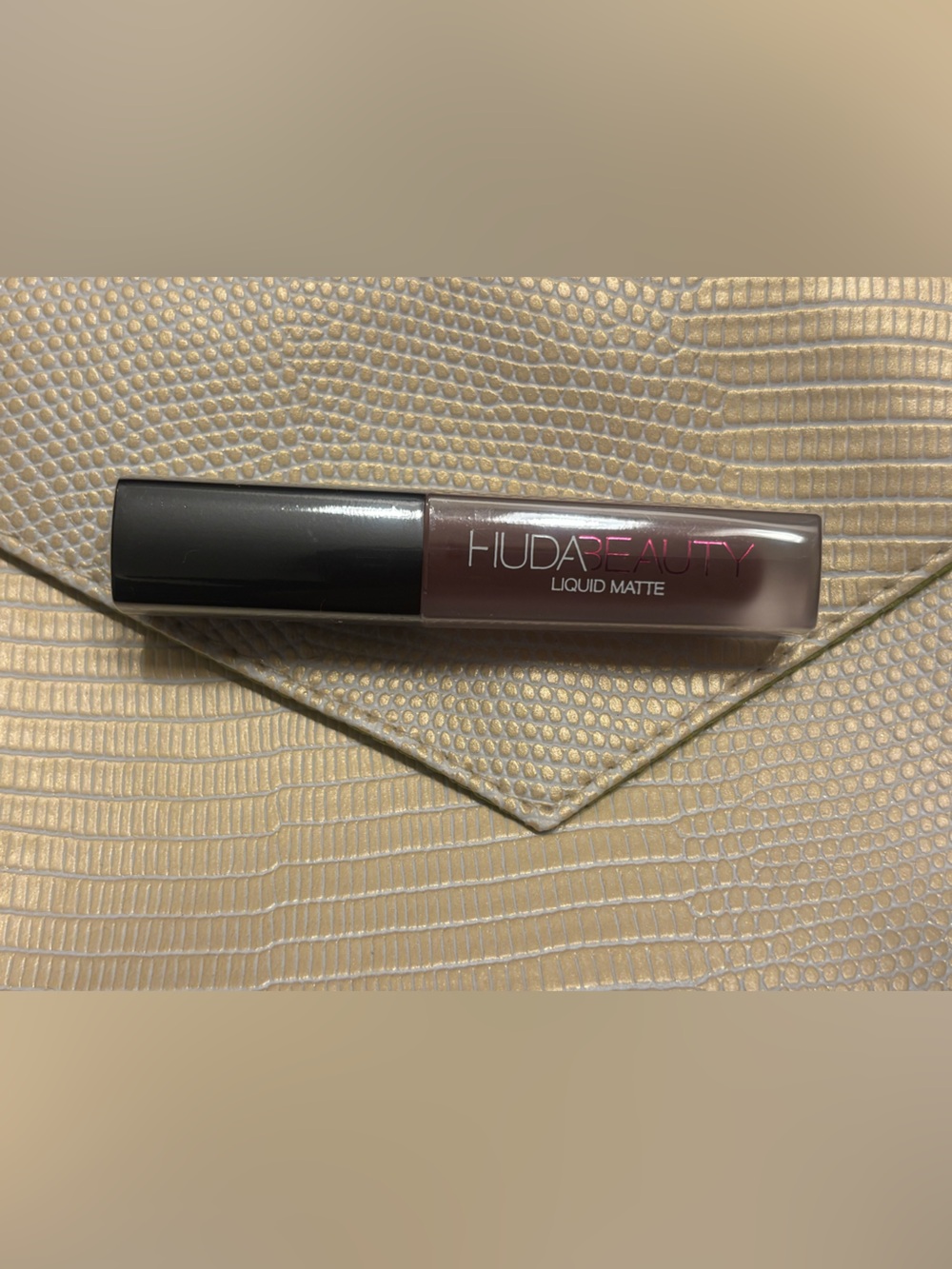 HUDA BEAUTY Liquid Matte Lipstick - Mauve Brown